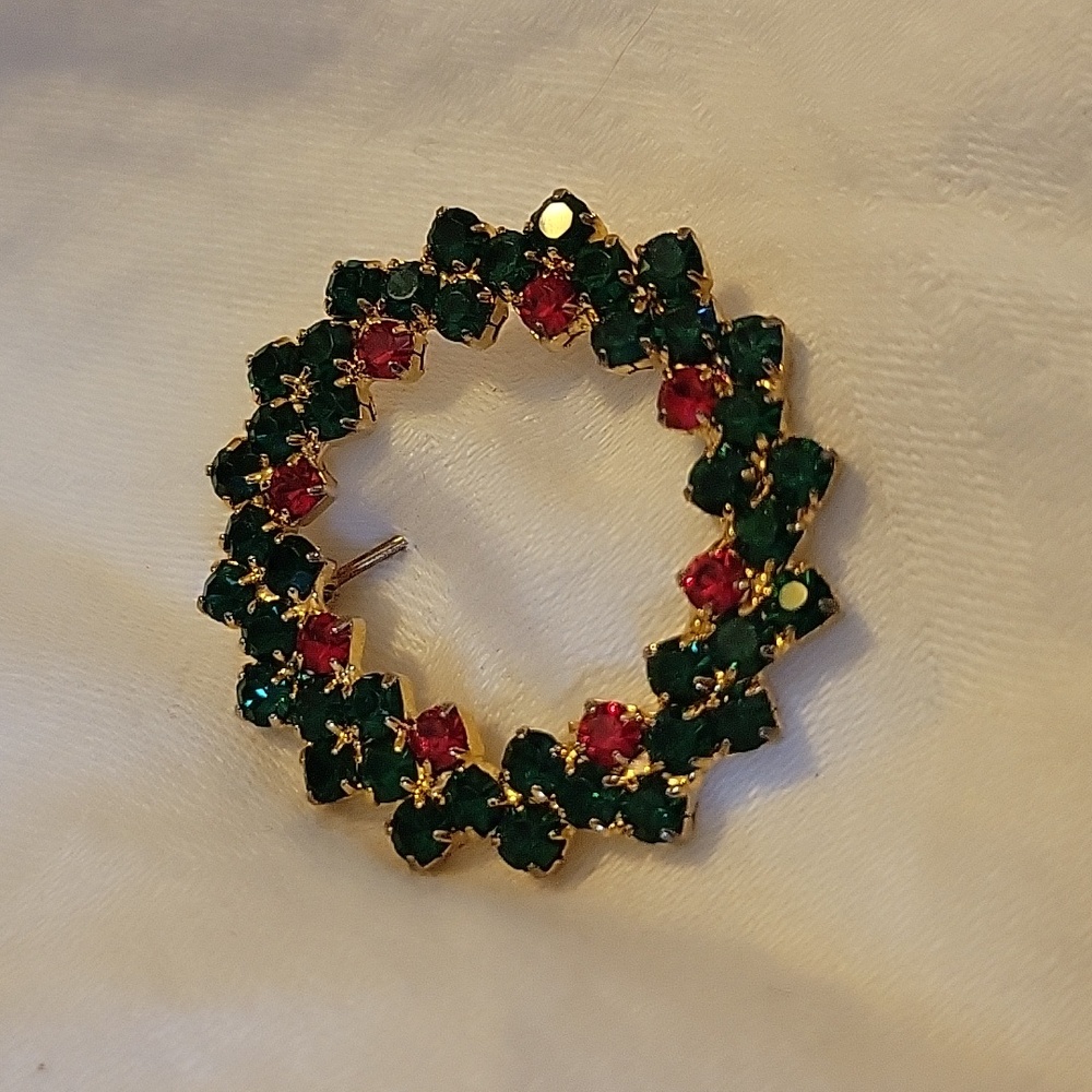 Rhinestone Christmas Wreath Pin